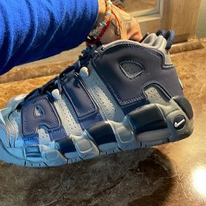 Nike air size 6 boys